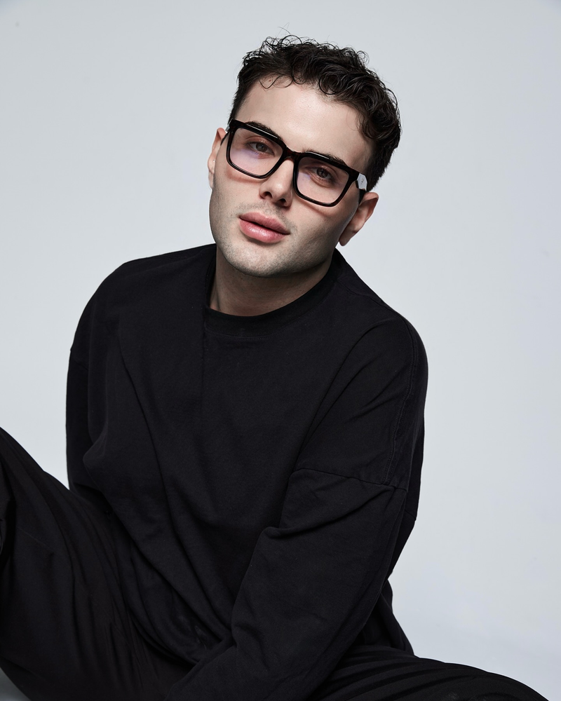 Moda kategorisi UGC creator görseli